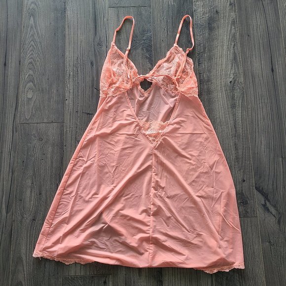 Victoria's Secret - Orange Silky Lingerie - Picture 5 of 7